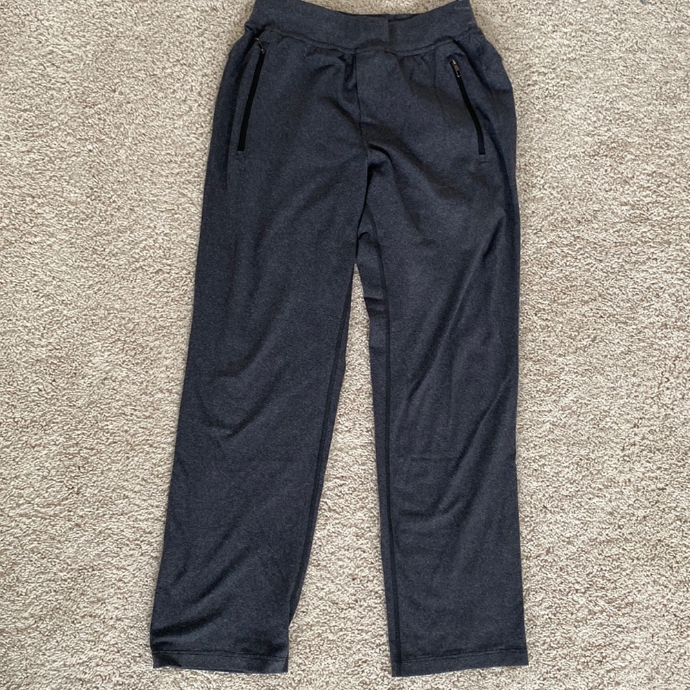 Lululemon Men’s Grey Sweats size medium